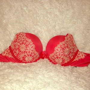 Victoria’s Secret lace push-up bra